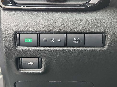 Used 2024 Nissan Sentra SV image 22