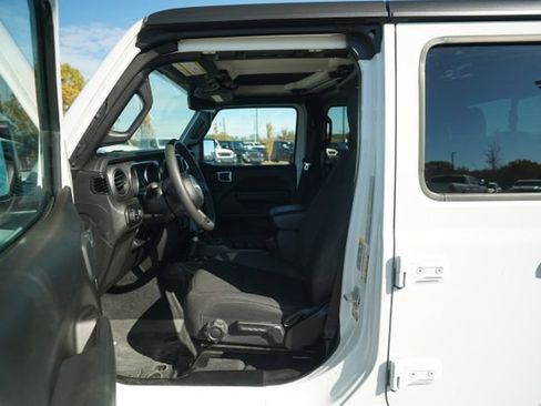 Used 2023 Jeep Gladiator Sport image 12