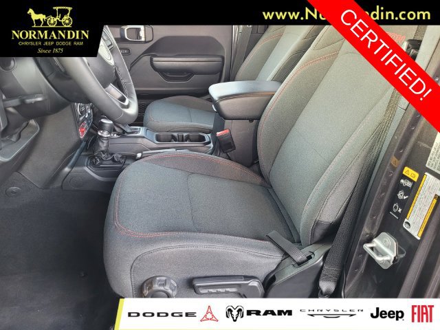 Certified 2025 Jeep Wrangler Unlimited Rubicon w/ Convenience Group AWD/4WD image 16