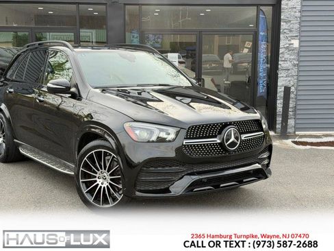Used 2020 Mercedes-Benz GLE 350 4MATIC w/ AMG Line Exterior image 3