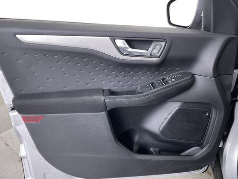 Used 2020 Ford Escape SE image 10