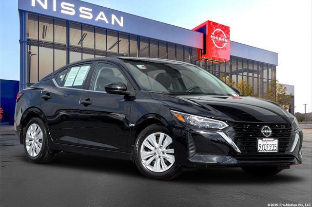 Certified 2025 Nissan Sentra S FWD image 1