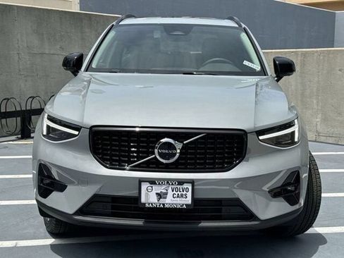 New 2024 Volvo XC40 B5 Plus w/ Climate Package AWD/4WD image 2