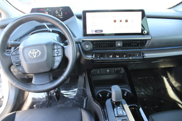 Used 2024 Toyota Prius XLE FWD image 13