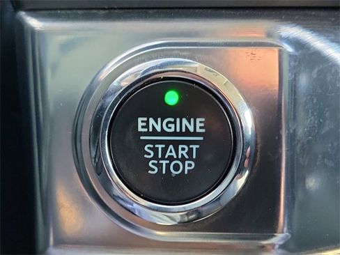 Used 2021 Ford F150 Lariat w/ Equipment Group 501A Mid image 12