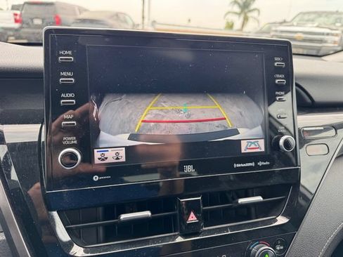 Used 2022 Toyota Camry XSE FWD image 18