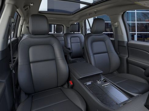 New 2025 Lincoln Aviator AWD image 10