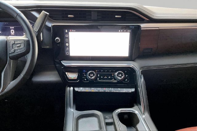 Used 2025 GMC Sierra 2500 Denali Ultimate AWD/4WD image 9