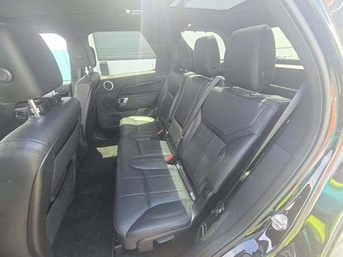 Used 2019 Land Rover Discovery SE AWD/4WD image 8