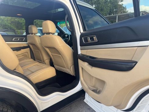 Used 2016 Ford Explorer XLT w/ Equipment Group 202A FWD image 17