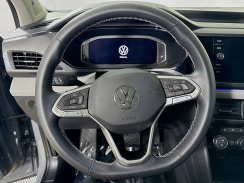 Used 2023 Volkswagen Taos SEL image 15