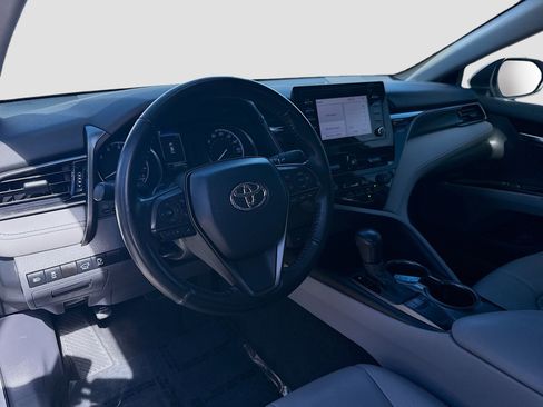 Used 2022 Toyota Camry SE w/ Convenience Package image 9
