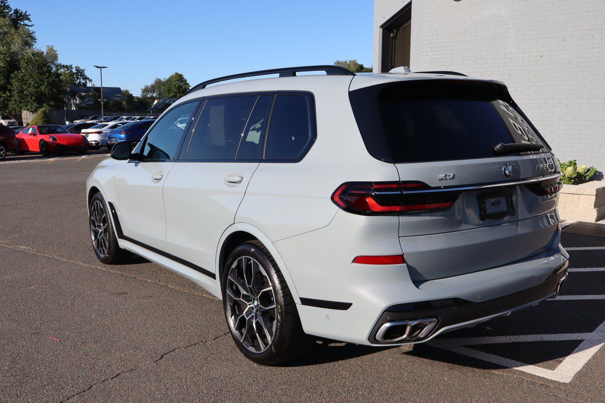Used 2026 BMW X7 M60i AWD/4WD image 8