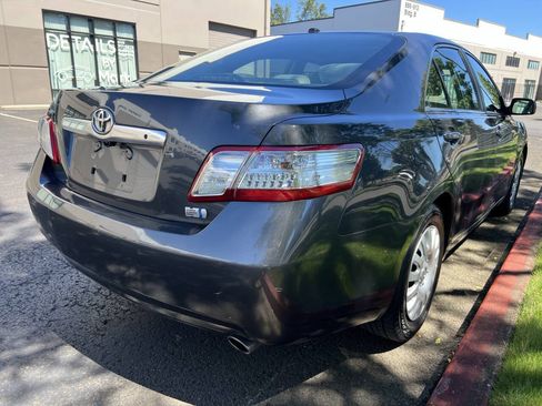 Used 2010 Toyota Camry Hybrid FWD image 3