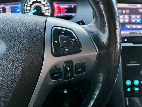 Used 2013 Ford Taurus SHO AWD/4WD image 17