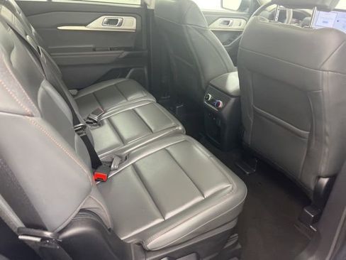 Used 2025 Ford Explorer Active w/ Active Comfort Package AWD/4WD image 22
