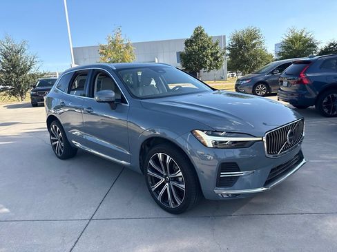 Used 2023 Volvo XC60 B5 Ultimate w/ Climate Package AWD/4WD image 3
