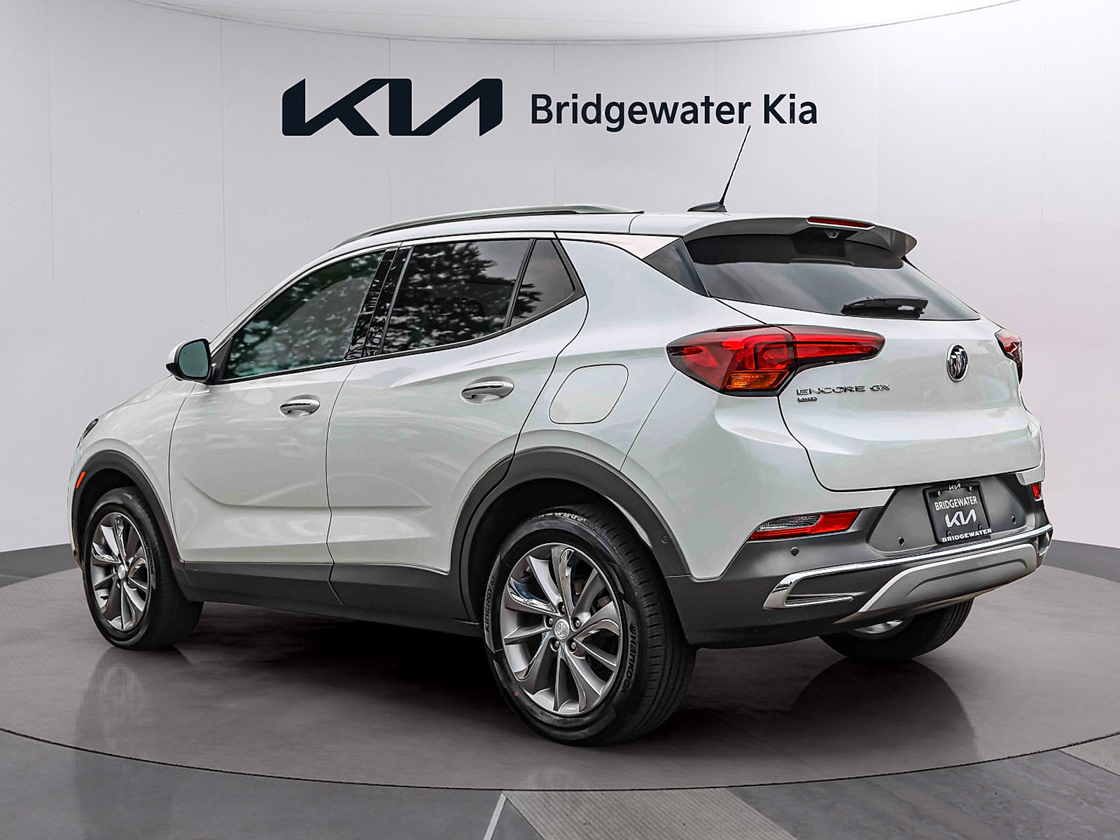 Used 2023 Buick Encore GX Essence w/ Advanced Technology Package AWD/4WD image 4