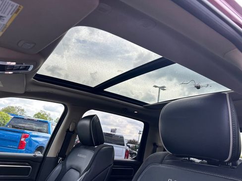 Used 2019 RAM 1500 Laramie AWD/4WD image 29