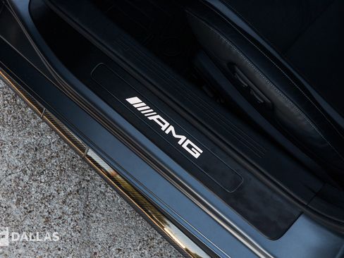 Used 2018 Mercedes-Benz AMG GT R image 27