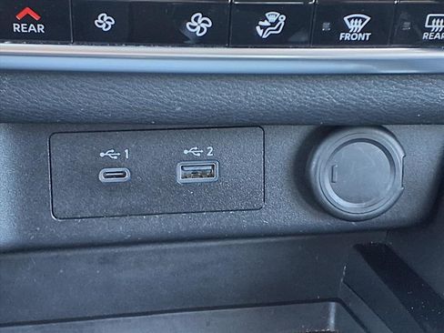 Used 2023 Nissan Rogue SL w/ SL Premium Package image 21