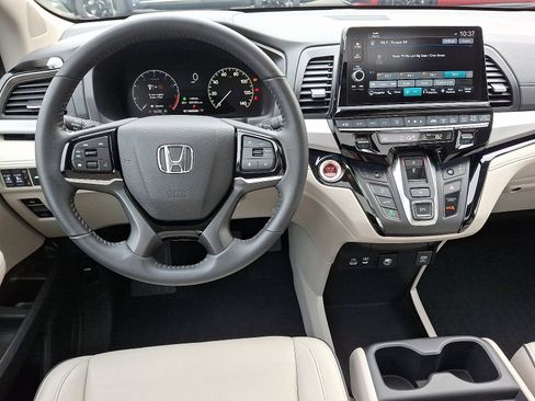Certified 2025 Honda Odyssey Touring image 9