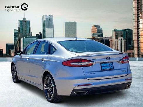 Used 2019 Ford Fusion Titanium image 3