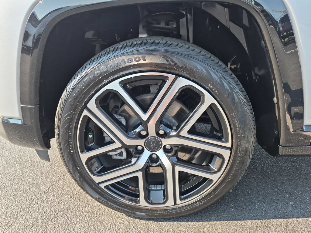 Certified 2025 Jeep Compass Limited w/ Elite Group AWD/4WD image 9