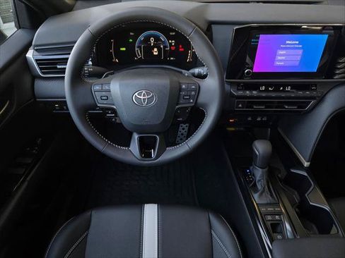 Used 2026 Toyota Camry SE FWD image 12