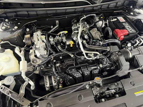 Used 2025 Nissan Altima 2.5 SV FWD image 34