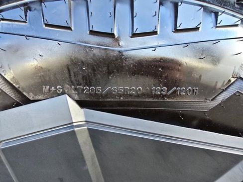 Used 2025 Tesla Cybertruck AWD Crew Cab image 16