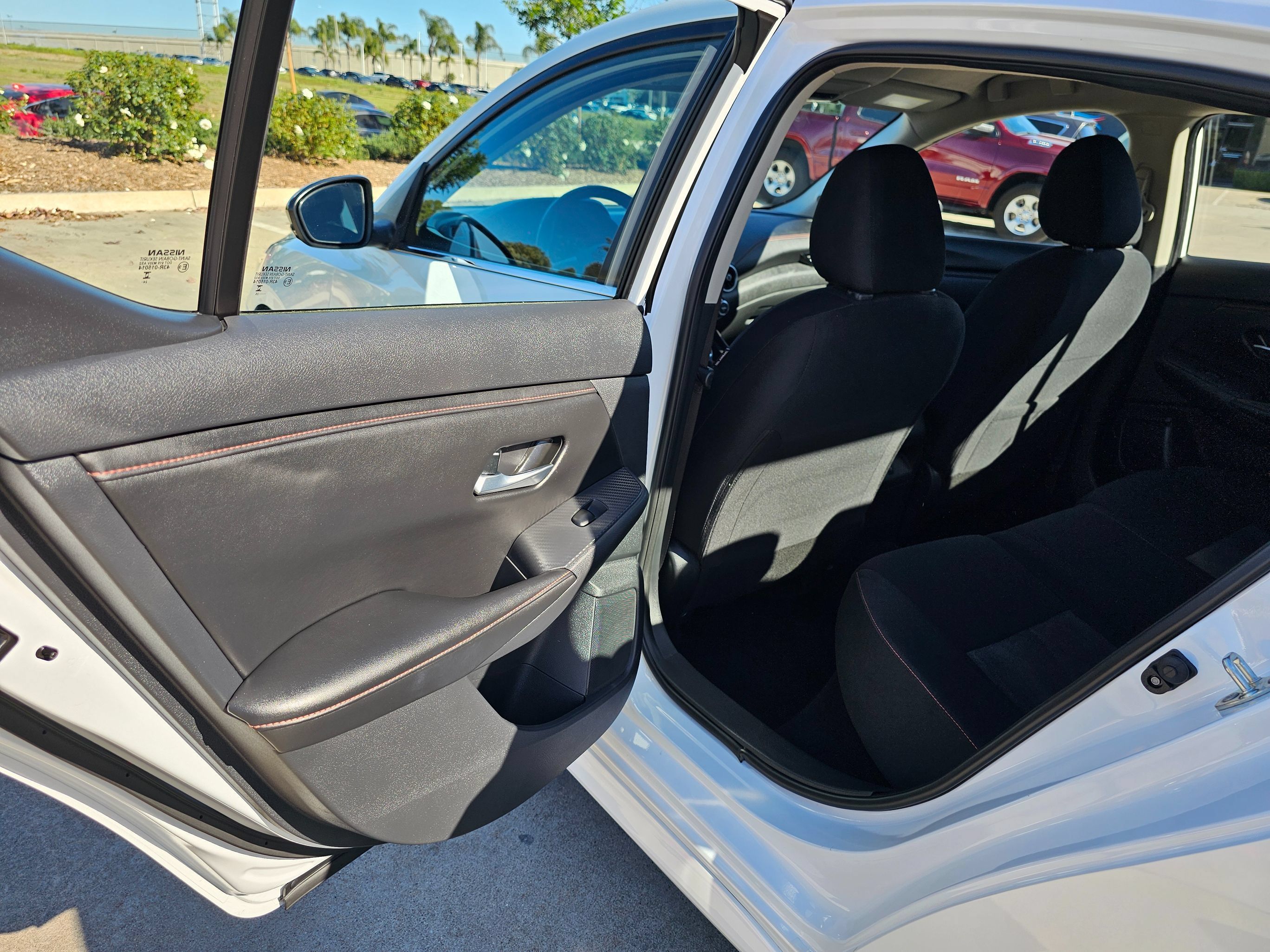 Used 2025 Nissan Sentra SR FWD image 18