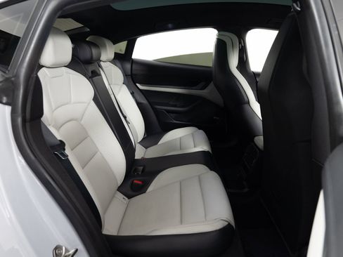 Used 2021 Porsche Taycan 4S w/ Premium Package image 21