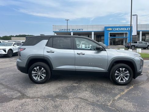 New 2026 Chevrolet Equinox LT w/ Convenience Package II image 2