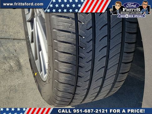 Used 2017 Lincoln Continental Select image 21