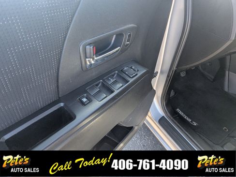 Used 2009 MAZDA MAZDA5 Sport FWD image 25