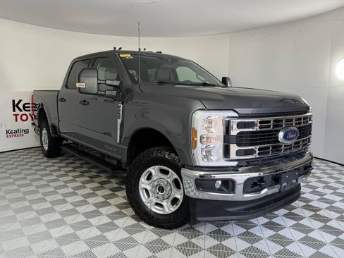 Used 2025 Ford F250 XLT w/ FX4 Off-Road Package AWD/4WD image 3