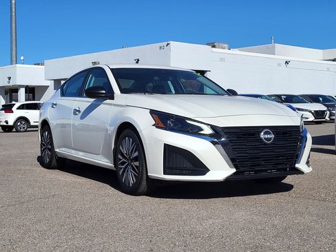 New 2025 Nissan Altima 2.5 SV image 3