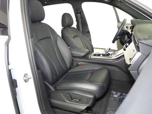 Used 2023 Audi Q7 3.0T Premium w/ Convenience Package AWD/4WD image 19