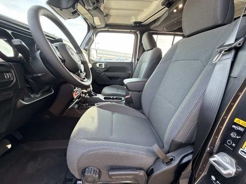 New 2026 Jeep Gladiator Sport AWD/4WD image 8