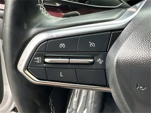 Used 2024 Chevrolet Traverse Z71 image 16