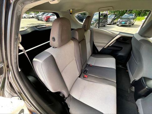 Used 2013 Toyota RAV4 LE AWD/4WD image 19