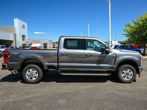 New 2026 Ford F250 XLT w/ XLT Premium Package AWD/4WD image 3