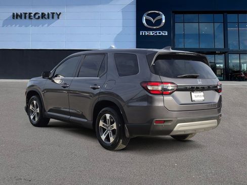 Used 2025 Honda Pilot EX-L image 4