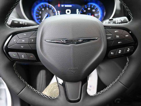 New 2026 Chrysler Pacifica Select image 5