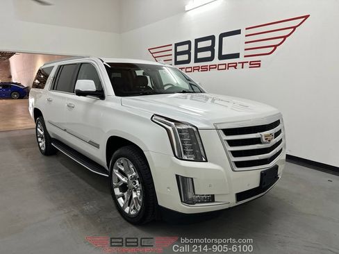 Used 2017 Cadillac Escalade ESV Luxury AWD/4WD image 1