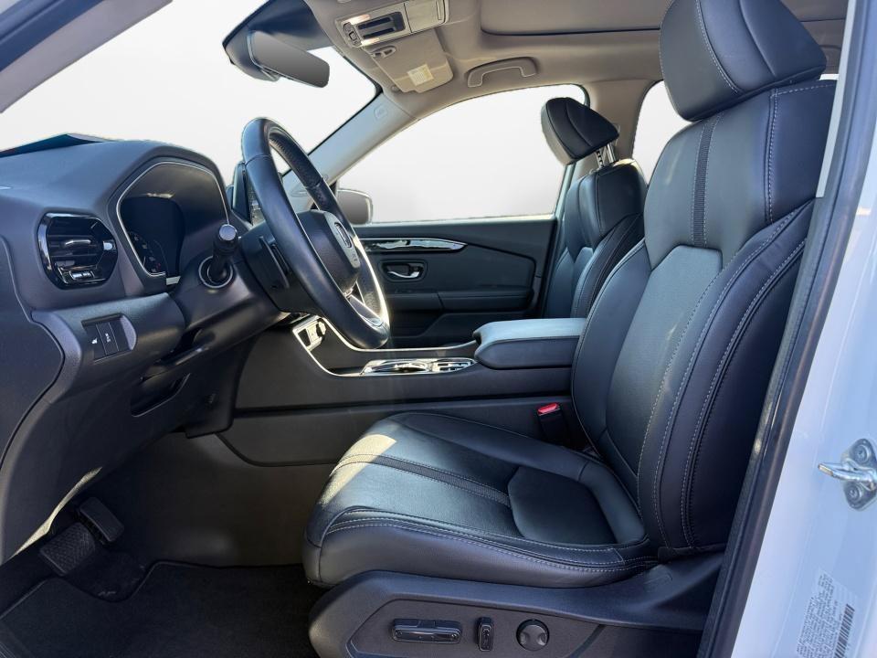 Certified 2025 Honda Pilot Touring image 11
