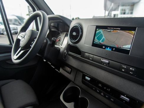Used 2024 Mercedes-Benz Sprinter 3500 image 30