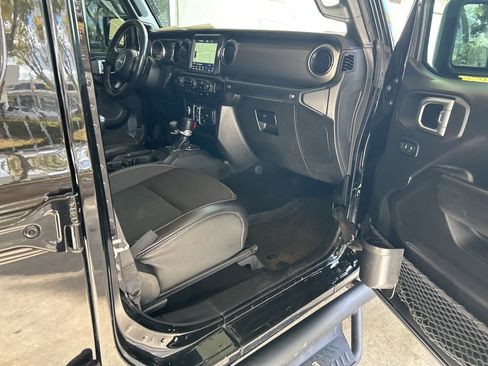 Used 2023 Jeep Gladiator Sport image 26