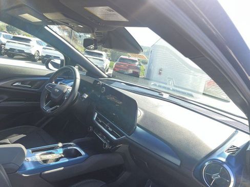 Used 2025 Chevrolet Equinox EV LT w/ Convenience Package image 28